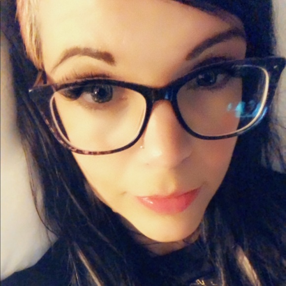 Meet your Posher, Rachel - Picture 1 of 1